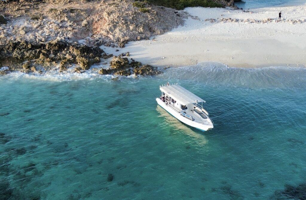 Private boat tour at Daymaniyat Islands with Seeb Eye Tours